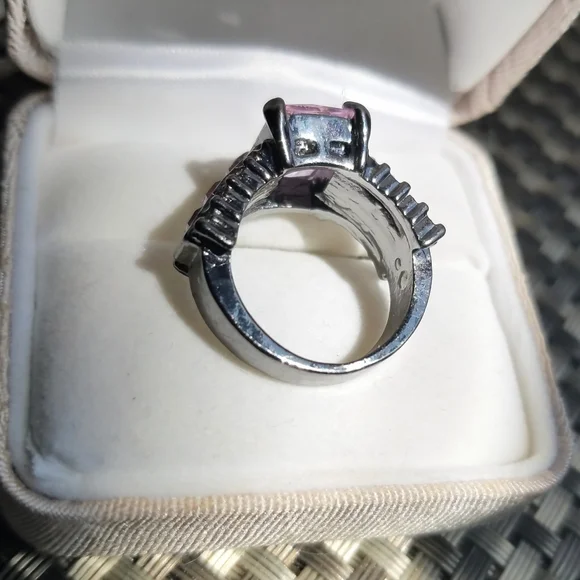 Pink Saphire Emerald cut gemstone, gunmetal ring size 6, PRICE REDUCED! - Picture 8 of 13
